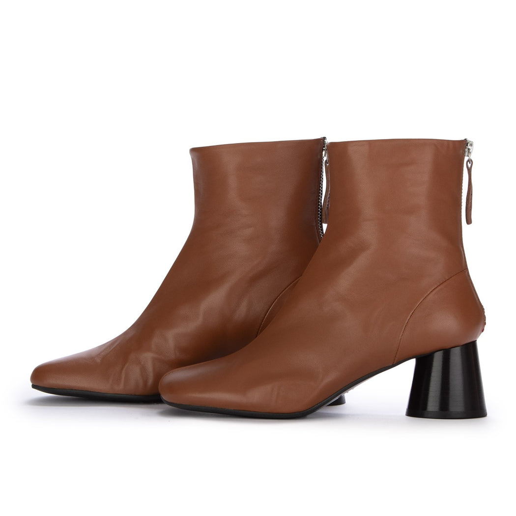 DEB16 BARON TEAK  MARRONE
