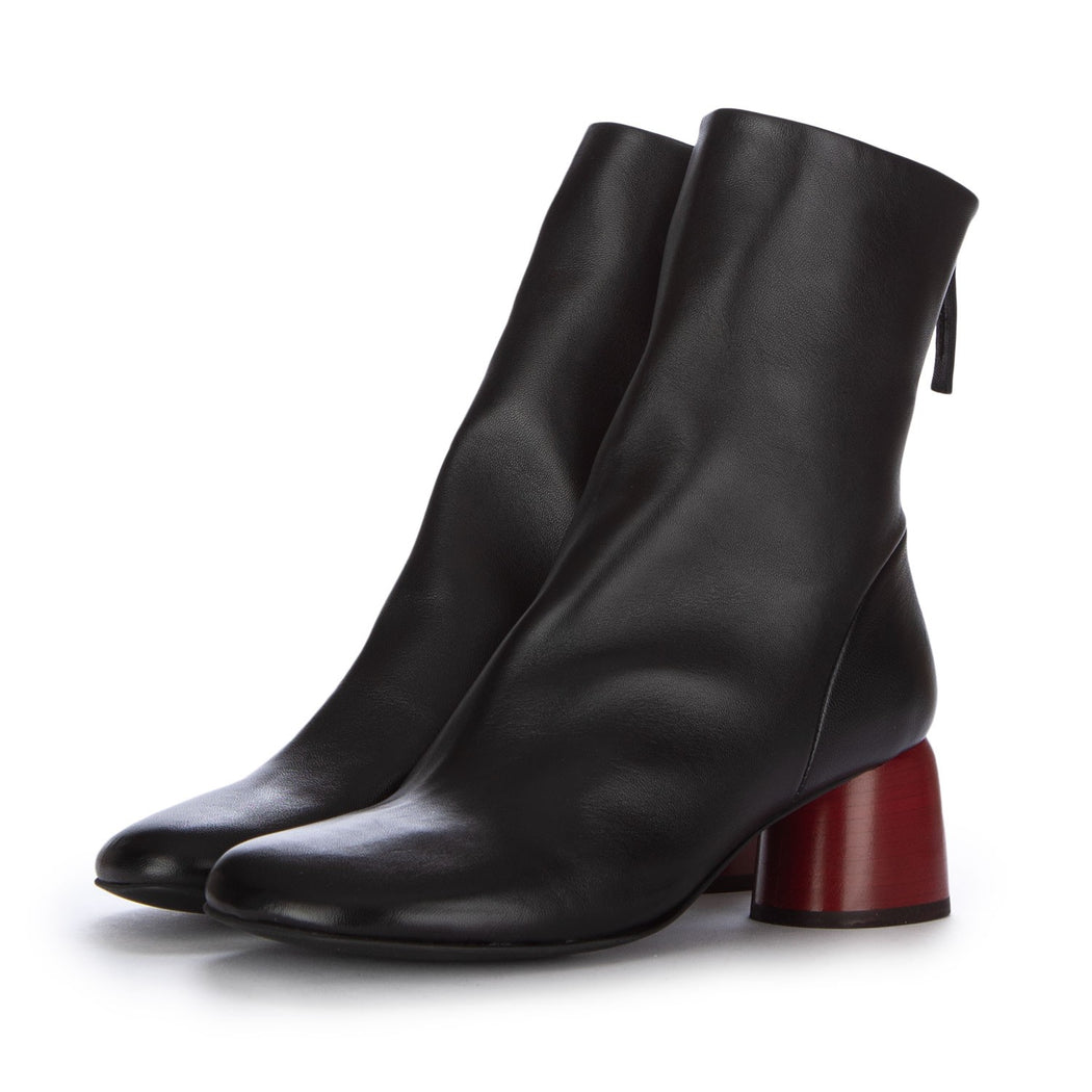 ANNA 26 BARON  NERO