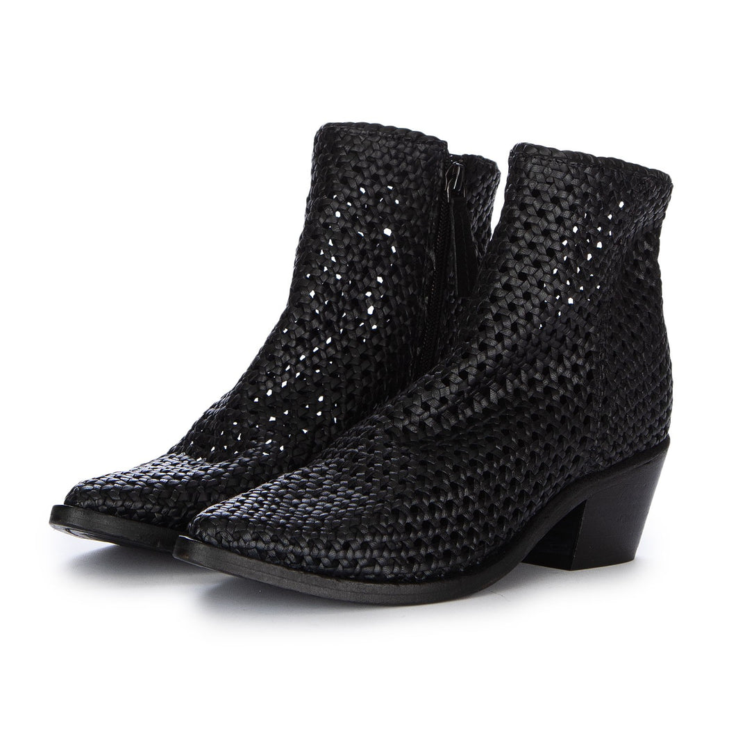 261-303-19-CHW\BLA  NERO