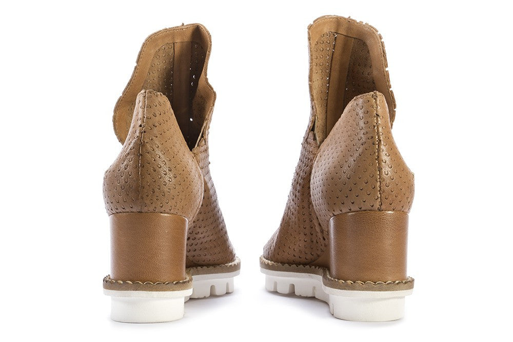 Patrizia Bonfanti womens brown perforated leather sandals