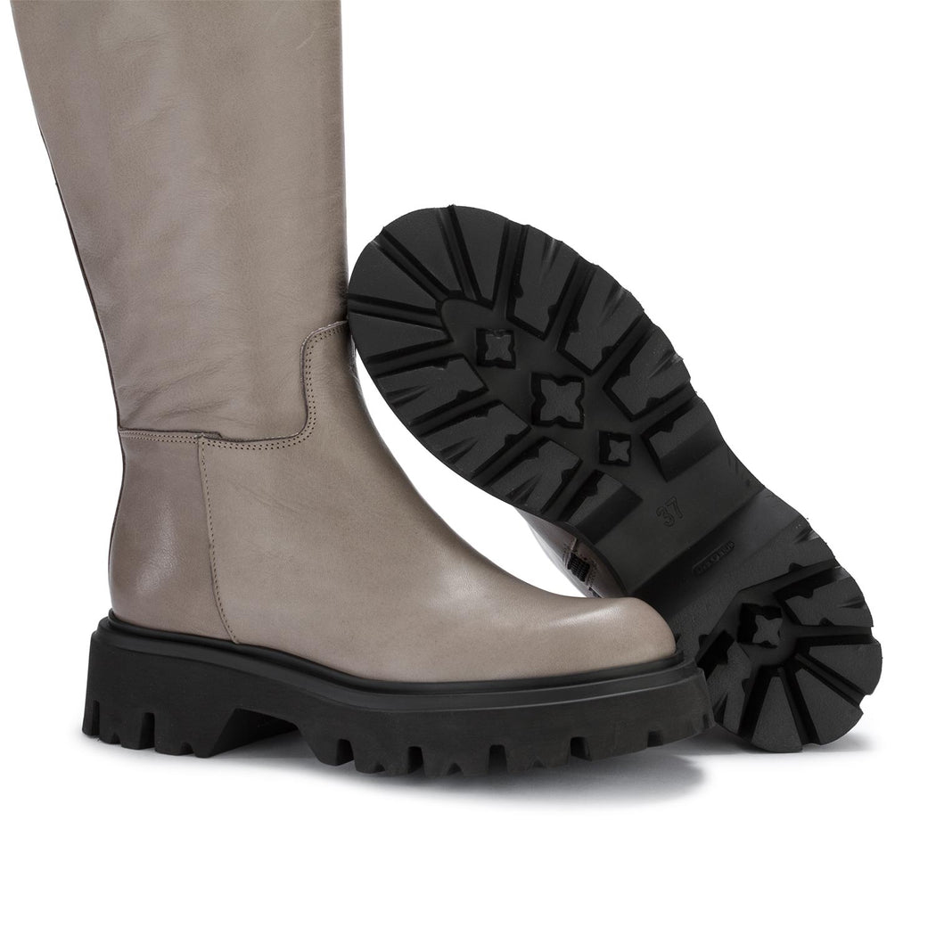 poesie veneziane womens boots taupe