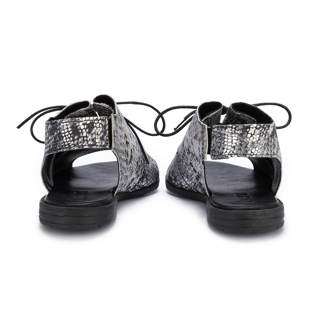 bueno womens sandals black white silver